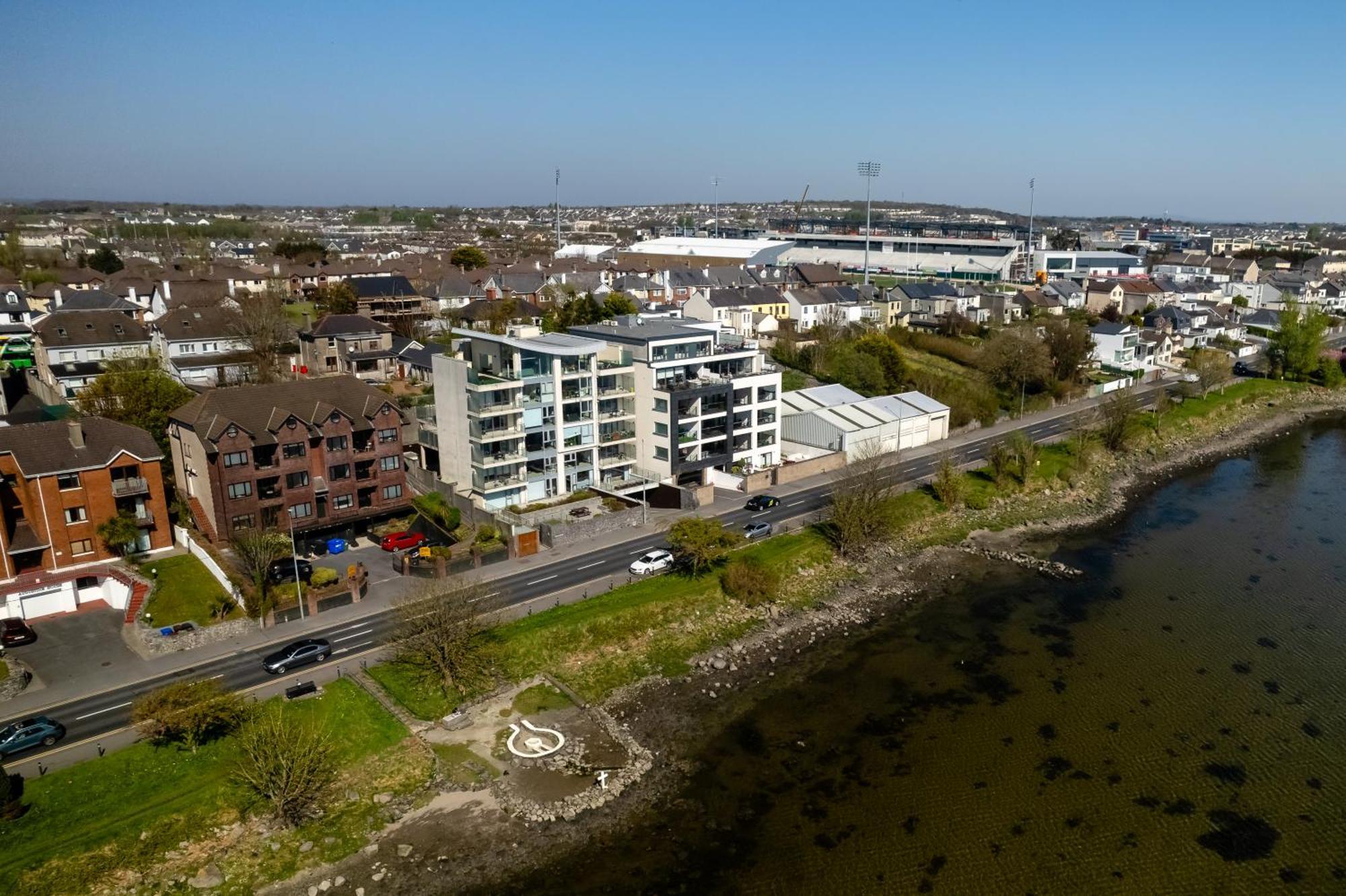 Tur An Tsaile - Galway Lakeside Apartments المظهر الخارجي الصورة
