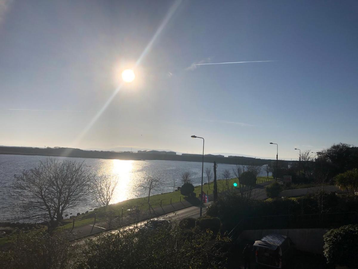 Tur An Tsaile - Galway Lakeside Apartments المظهر الخارجي الصورة